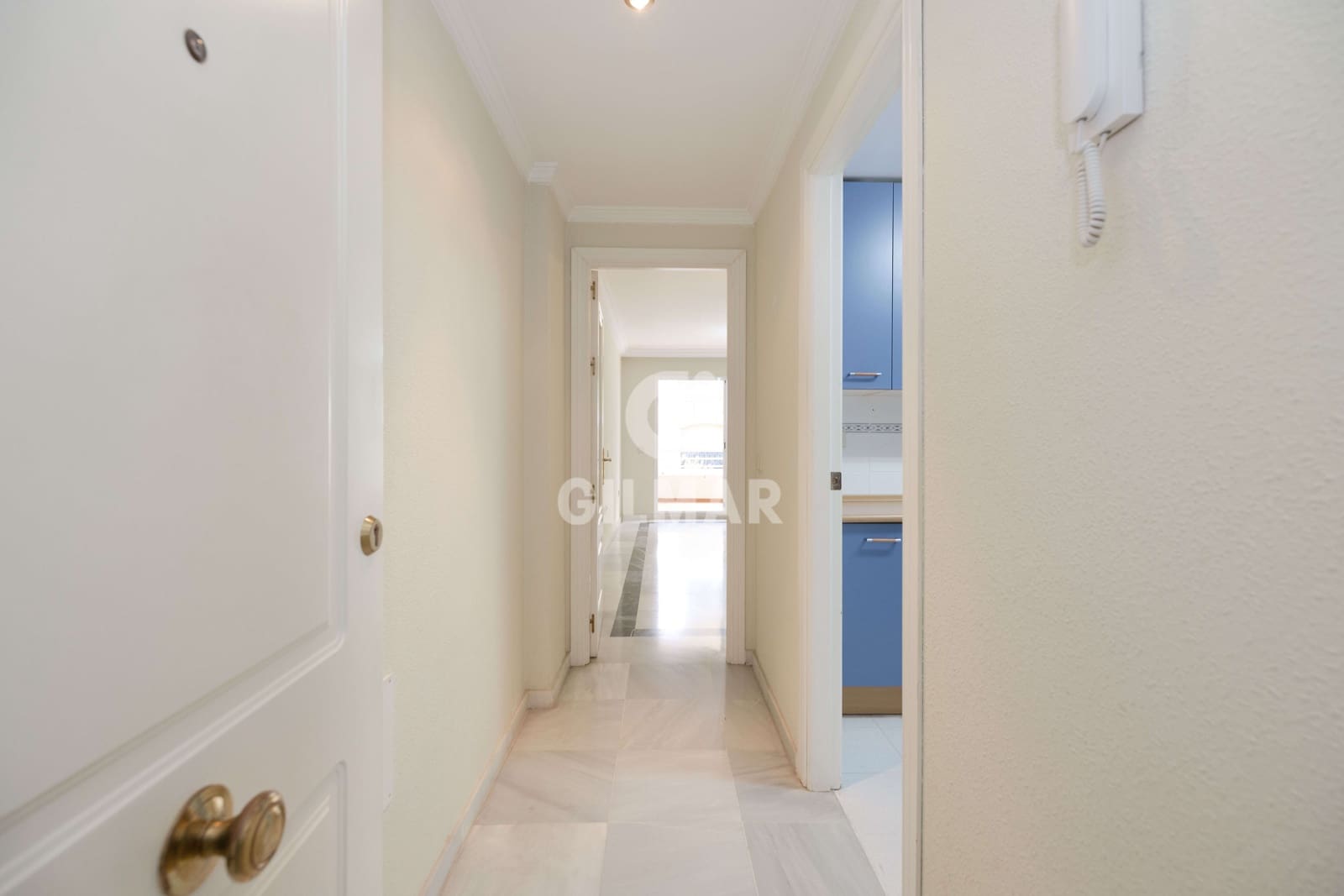 2 bedroom Flat for sale in Marbella with pool garage - € 525,000 (Ref: 9278278)