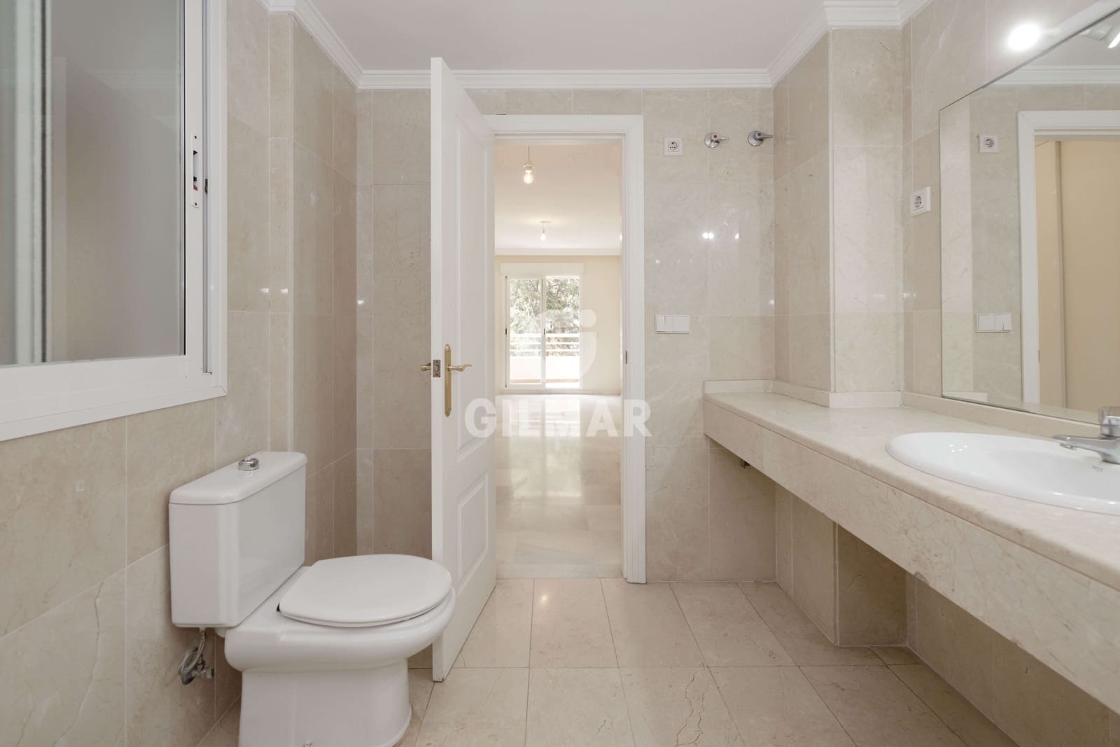 2 bedroom Flat for sale in Marbella with pool garage - € 525,000 (Ref: 9278278)