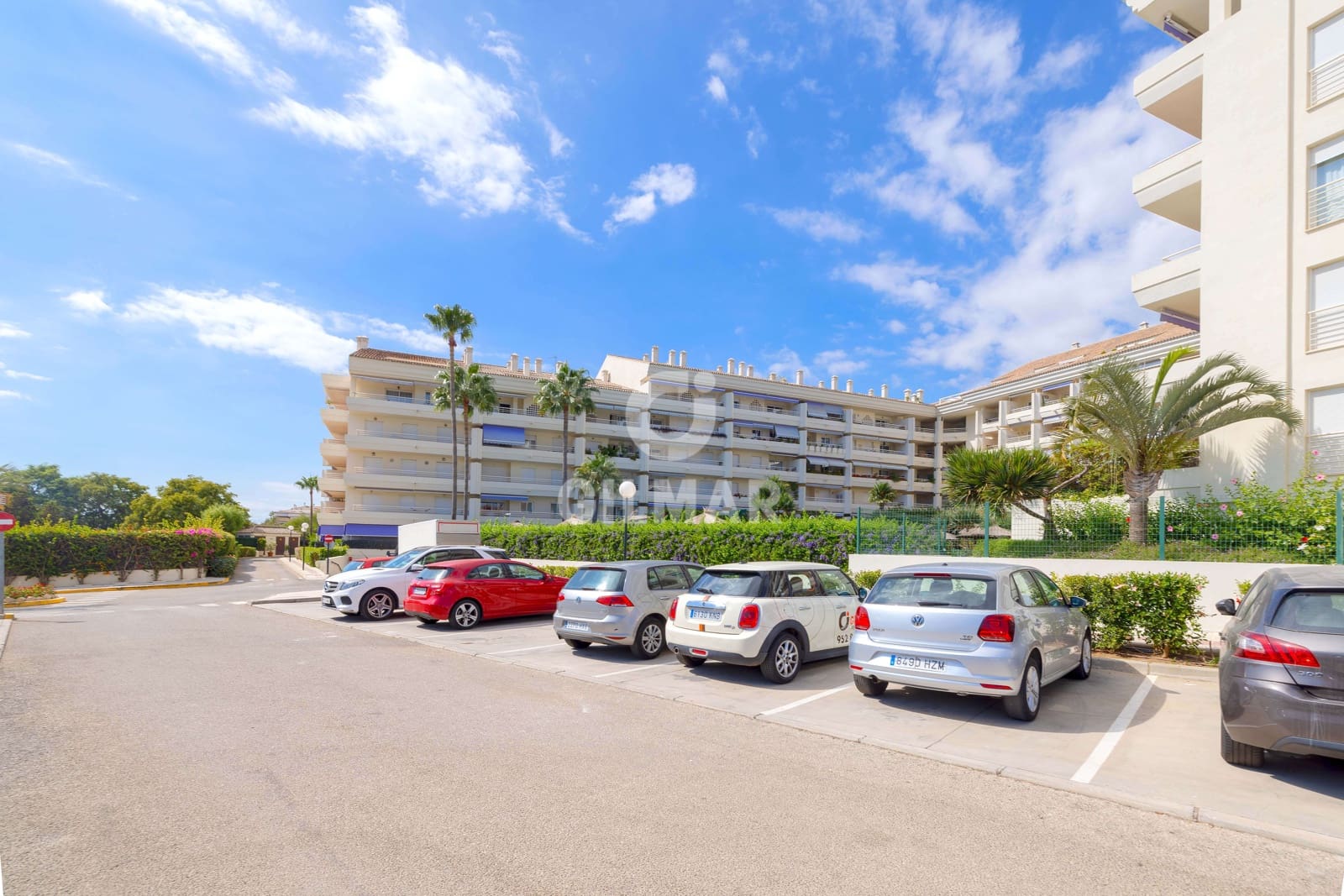 2 bedroom Flat for sale in Marbella with pool garage - € 525,000 (Ref: 9278278)