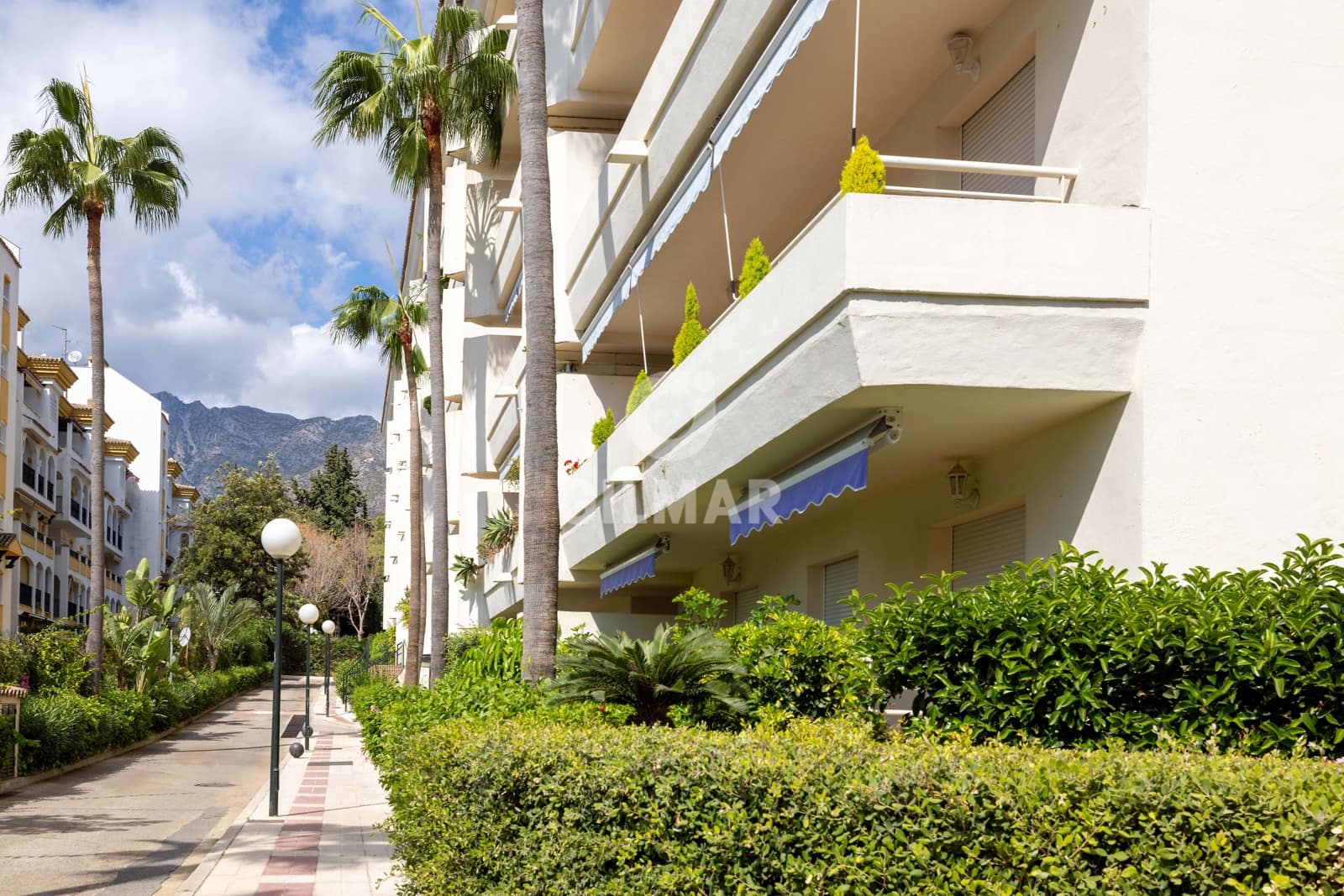 2 bedroom Flat for sale in Marbella with pool garage - € 525,000 (Ref: 9278278)