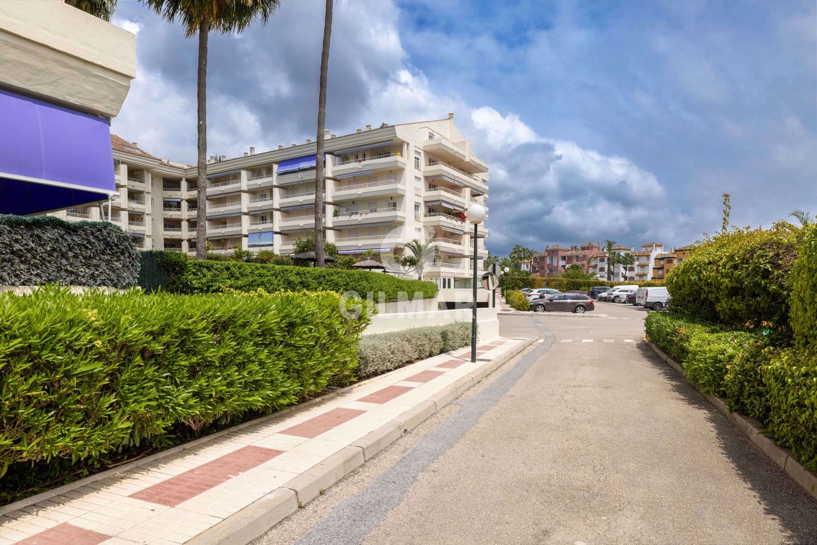 2 bedroom Flat for sale in Marbella with pool garage - € 525,000 (Ref: 9278278)