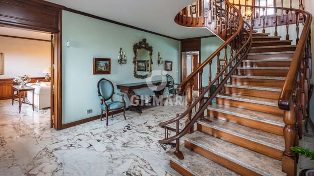 6 soverom Villa til salgs i Ciudad Jardín, Las Palmas de Gran Canaria med svømmebasseng garasje - € 1 800 000 (Ref: 9278548)