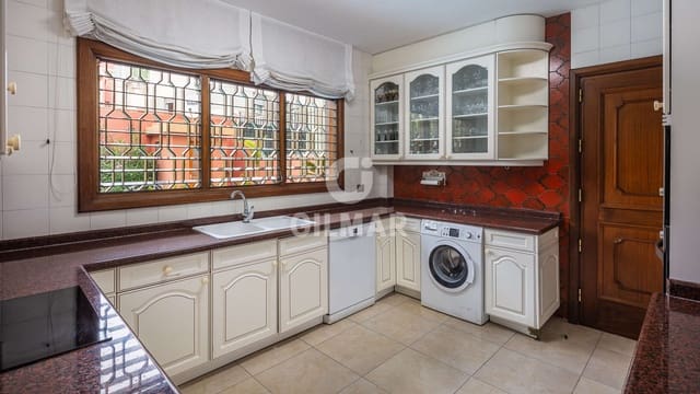 6 soverom Villa til salgs i Ciudad Jardín, Las Palmas de Gran Canaria med svømmebasseng garasje - € 1 800 000 (Ref: 9278548)