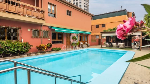 6 soverom Villa til salgs i Ciudad Jardín, Las Palmas de Gran Canaria med svømmebasseng garasje - € 1 800 000 (Ref: 9278548)