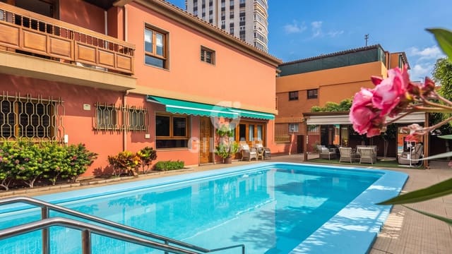 6 slaapkamer Villa te koop in Ciudad Jardín, Las Palmas de Gran Canaria met zwembad garage - € 1.800.000 (Ref: 9278548)