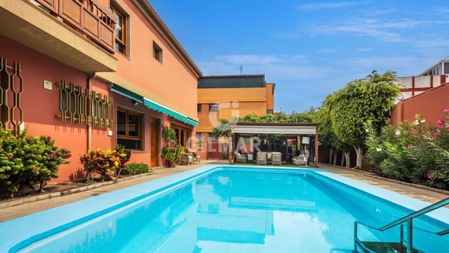 6 slaapkamer Villa te koop in Ciudad Jardín, Las Palmas de Gran Canaria met zwembad garage - € 1.800.000 (Ref: 9278548)