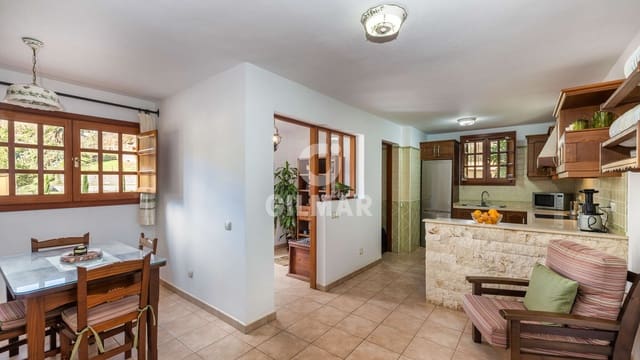 3 slaapkamer Villa te koop in Teror met zwembad - € 765.000 (Ref: 9278549)