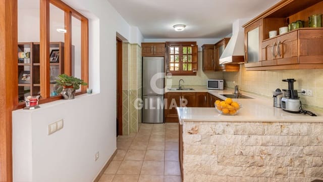 3 slaapkamer Villa te koop in Teror met zwembad - € 765.000 (Ref: 9278549)