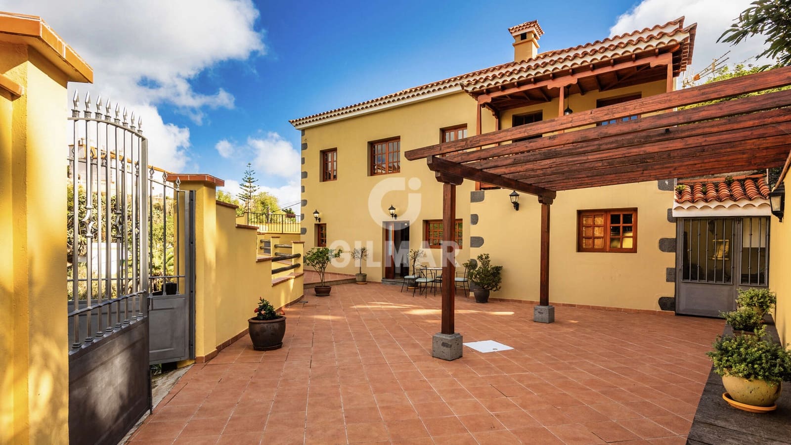 3 slaapkamer Villa te koop in Teror met zwembad - € 765.000 (Ref: 9278549)