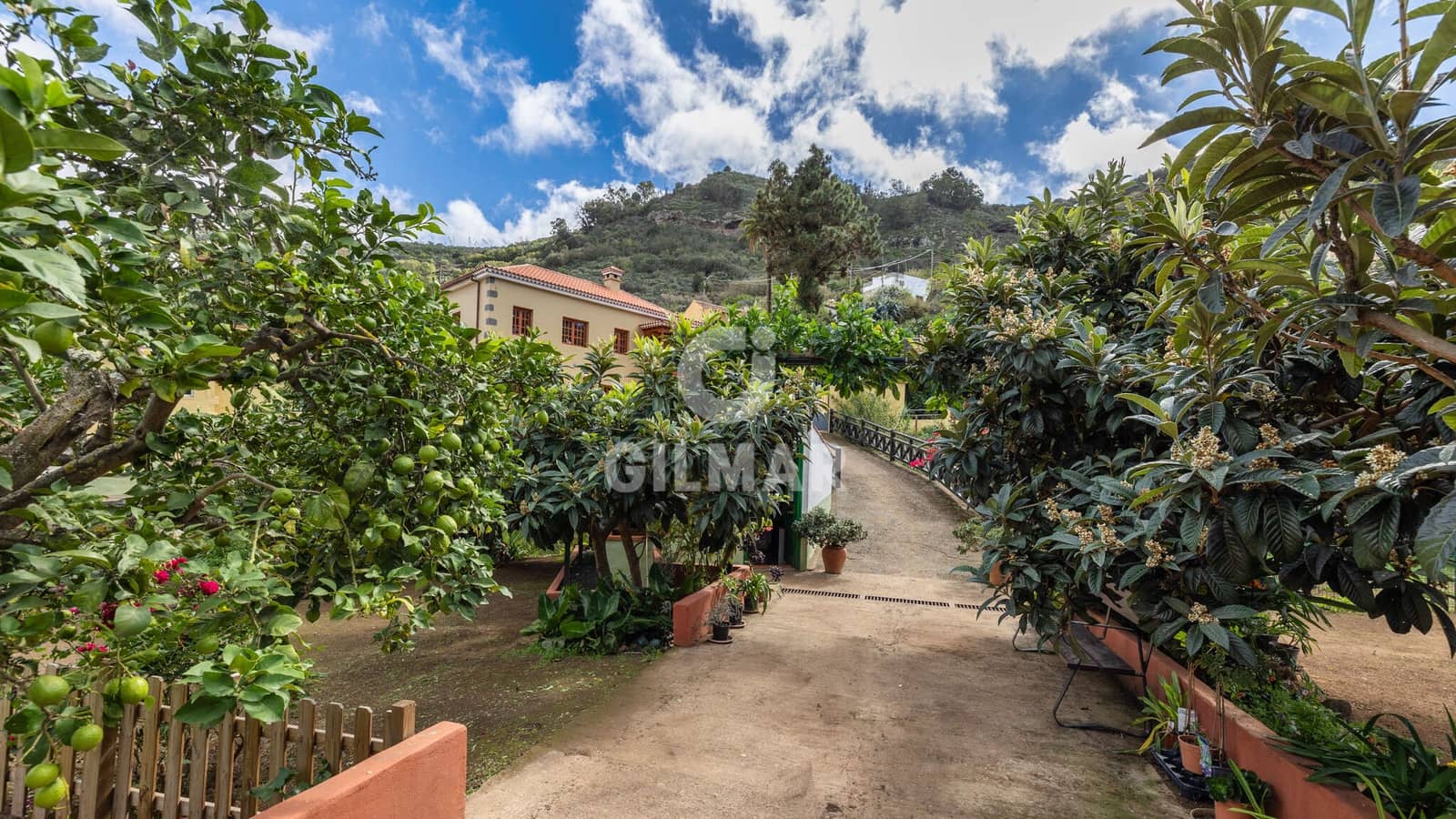 3 slaapkamer Villa te koop in Teror met zwembad - € 765.000 (Ref: 9278549)