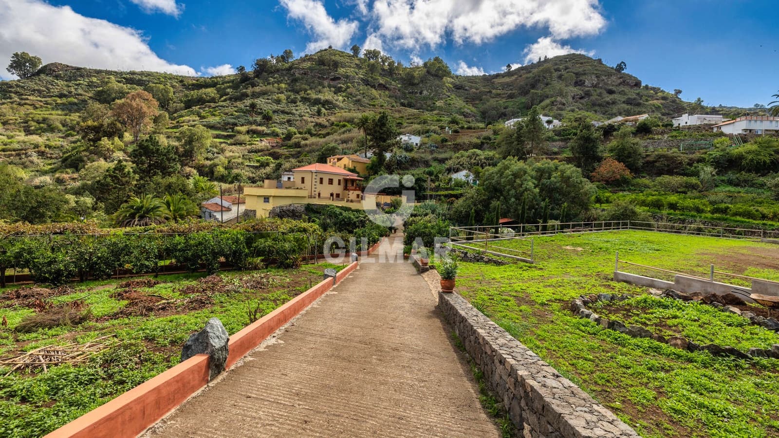 3 slaapkamer Villa te koop in Teror met zwembad - € 765.000 (Ref: 9278549)