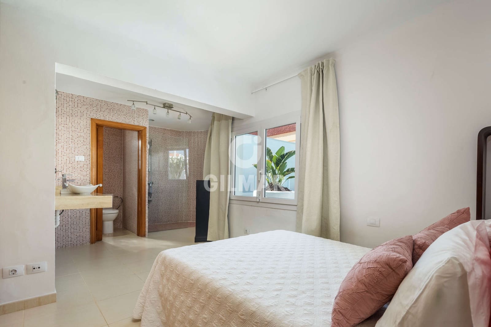 5 slaapkamer Villa te koop in Playa del Hombre met zwembad garage - € 1.665.000 (Ref: 9278554)