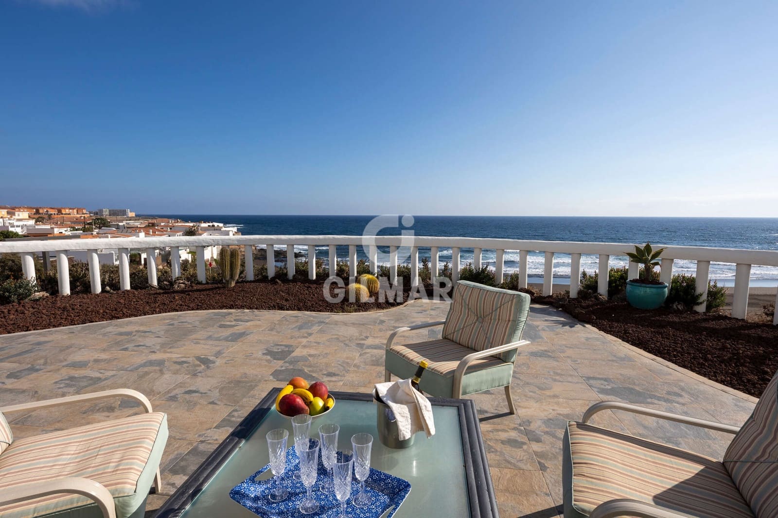 5 slaapkamer Villa te koop in Playa del Hombre met zwembad garage - € 1.665.000 (Ref: 9278554)