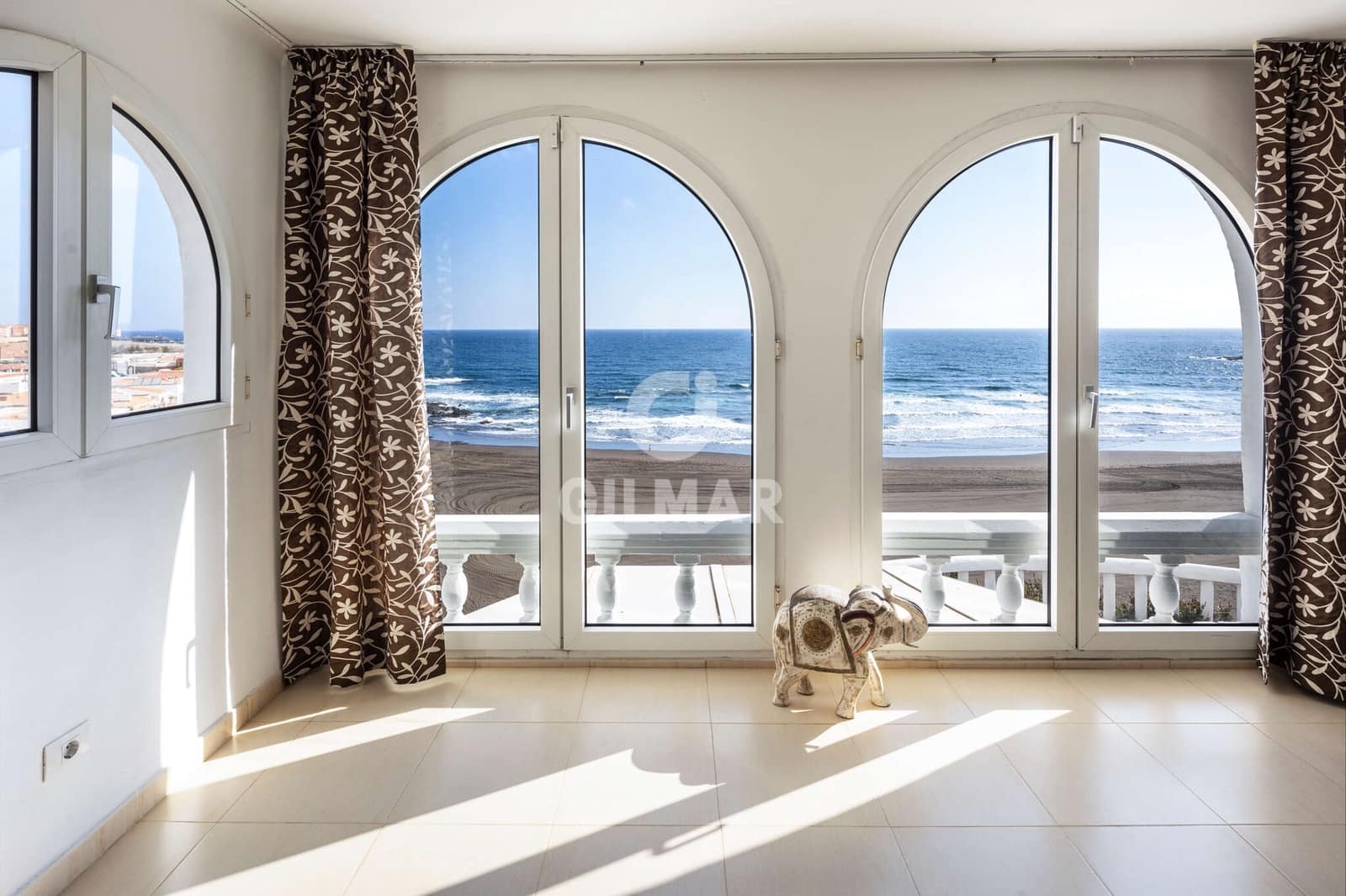 5 slaapkamer Villa te koop in Playa del Hombre met zwembad garage - € 1.665.000 (Ref: 9278554)