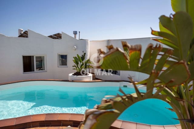 5 slaapkamer Villa te koop in Playa del Hombre, Telde met zwembad garage - € 1.665.000 (Ref: 9278554)