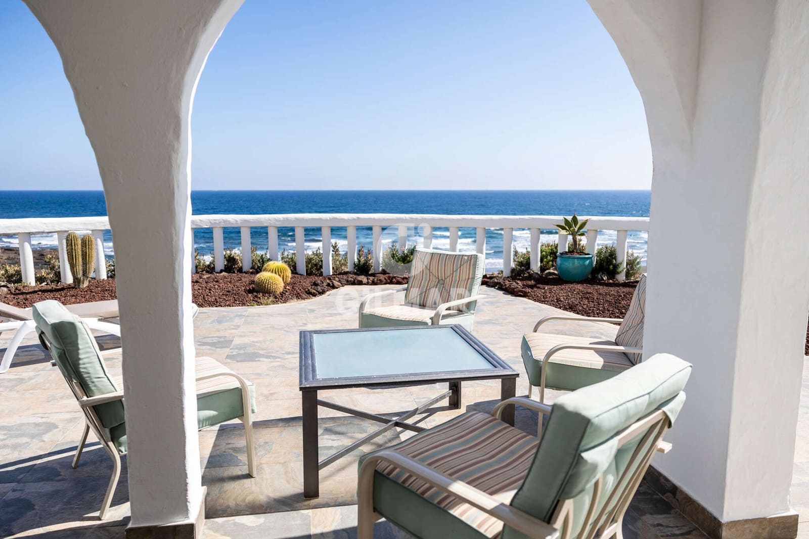 5 slaapkamer Villa te koop in Playa del Hombre met zwembad garage - € 1.665.000 (Ref: 9278554)