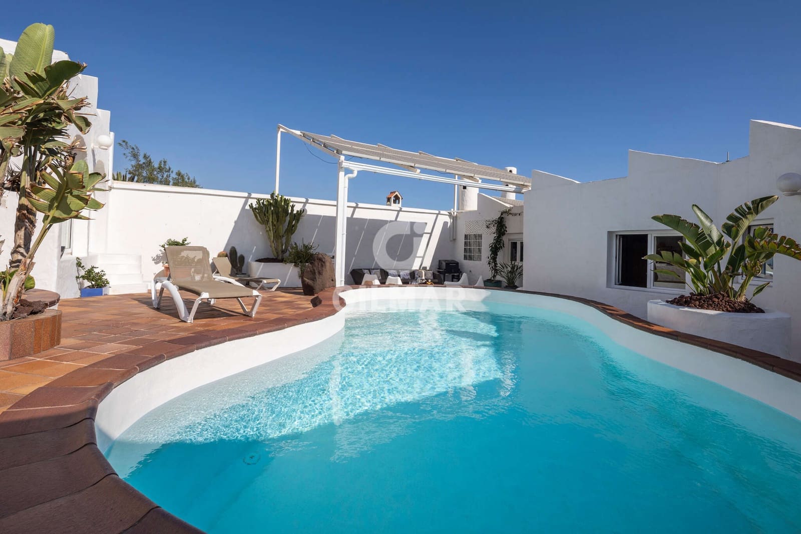 5 slaapkamer Villa te koop in Playa del Hombre met zwembad garage - € 1.665.000 (Ref: 9278554)