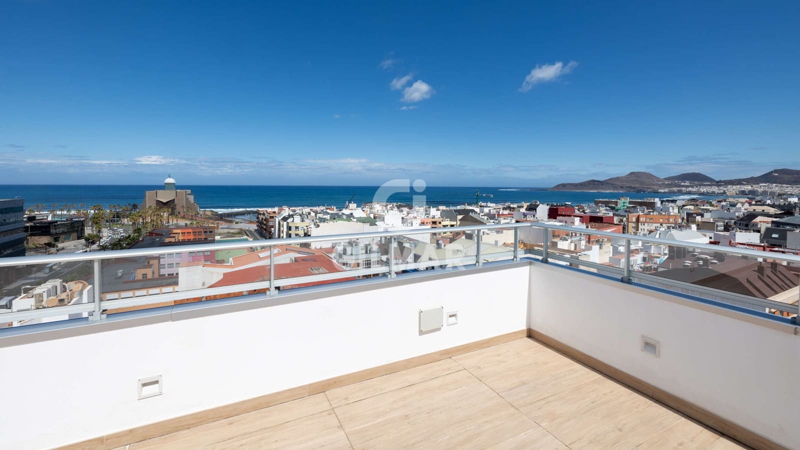 3 soverom Leilighet til salgs i Las Palmas de Gran Canaria med svømmebasseng garasje - € 500 000 (Ref: 9278560)