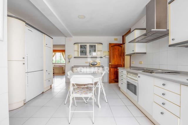 4 bedroom Flat for sale in San Bartolomé, Seville city with garage - € 780,000 (Ref: 9278771)