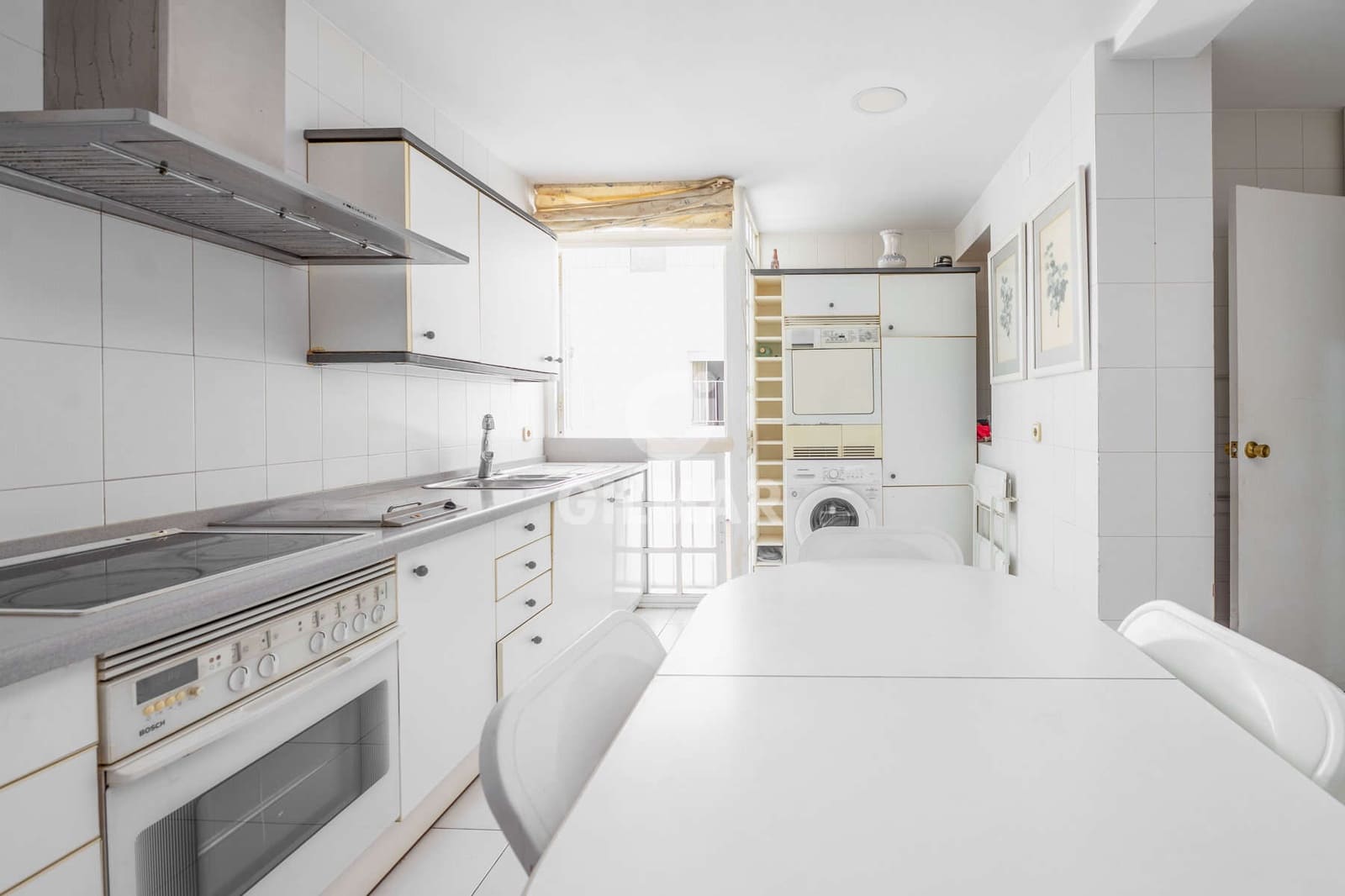 4 soveværelse Lejlighed til salg i Sevilla by med garage - € 780.000 (Ref: 9278771)