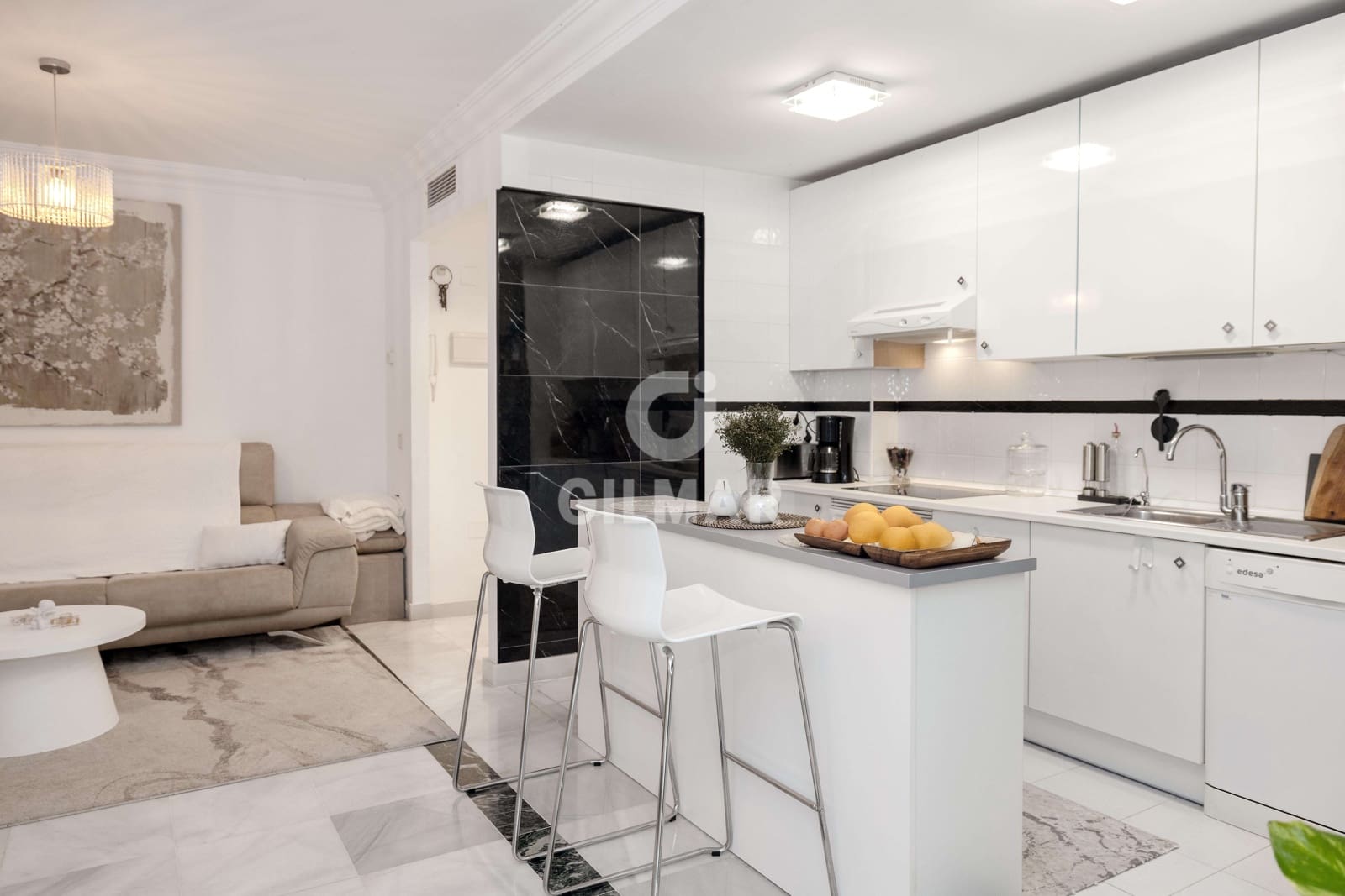 2 makuuhuone Asunto myytävänä paikassa Marbella mukana uima-altaan 
autotalli - 455 000 € (Ref: 9282667)