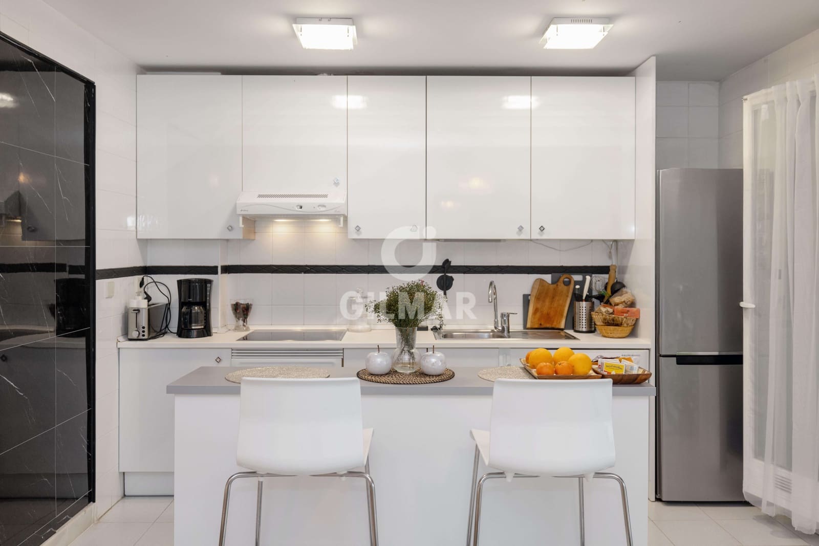 2 makuuhuone Asunto myytävänä paikassa Marbella mukana uima-altaan 
autotalli - 455 000 € (Ref: 9282667)