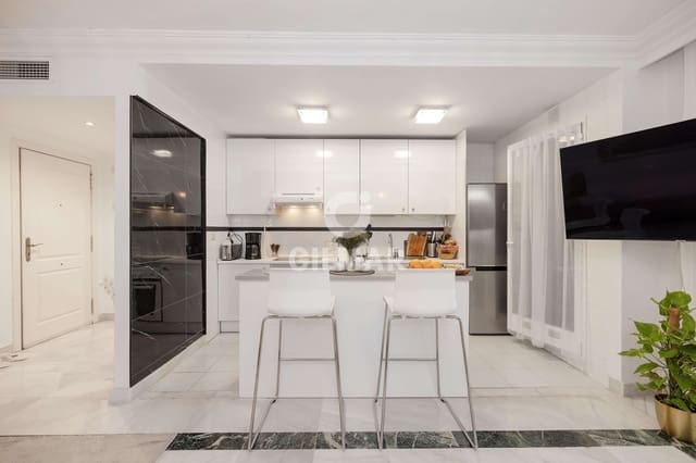 2 soveværelse Lejlighed til salg i Sierra Blanca, Marbella med swimmingpool garage - € 455.000 (Ref: 9282667)