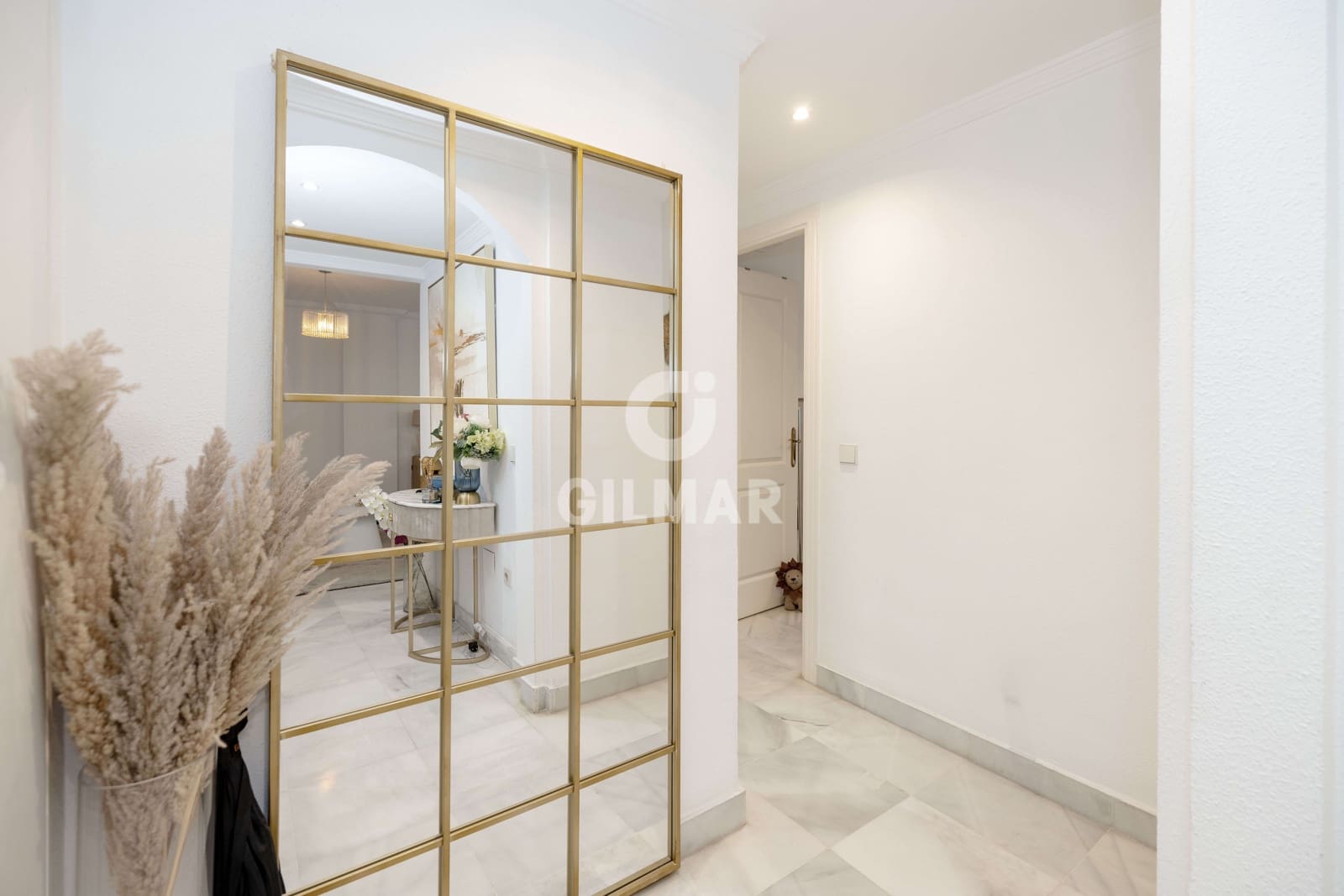 2 makuuhuone Asunto myytävänä paikassa Marbella mukana uima-altaan 
autotalli - 455 000 € (Ref: 9282667)