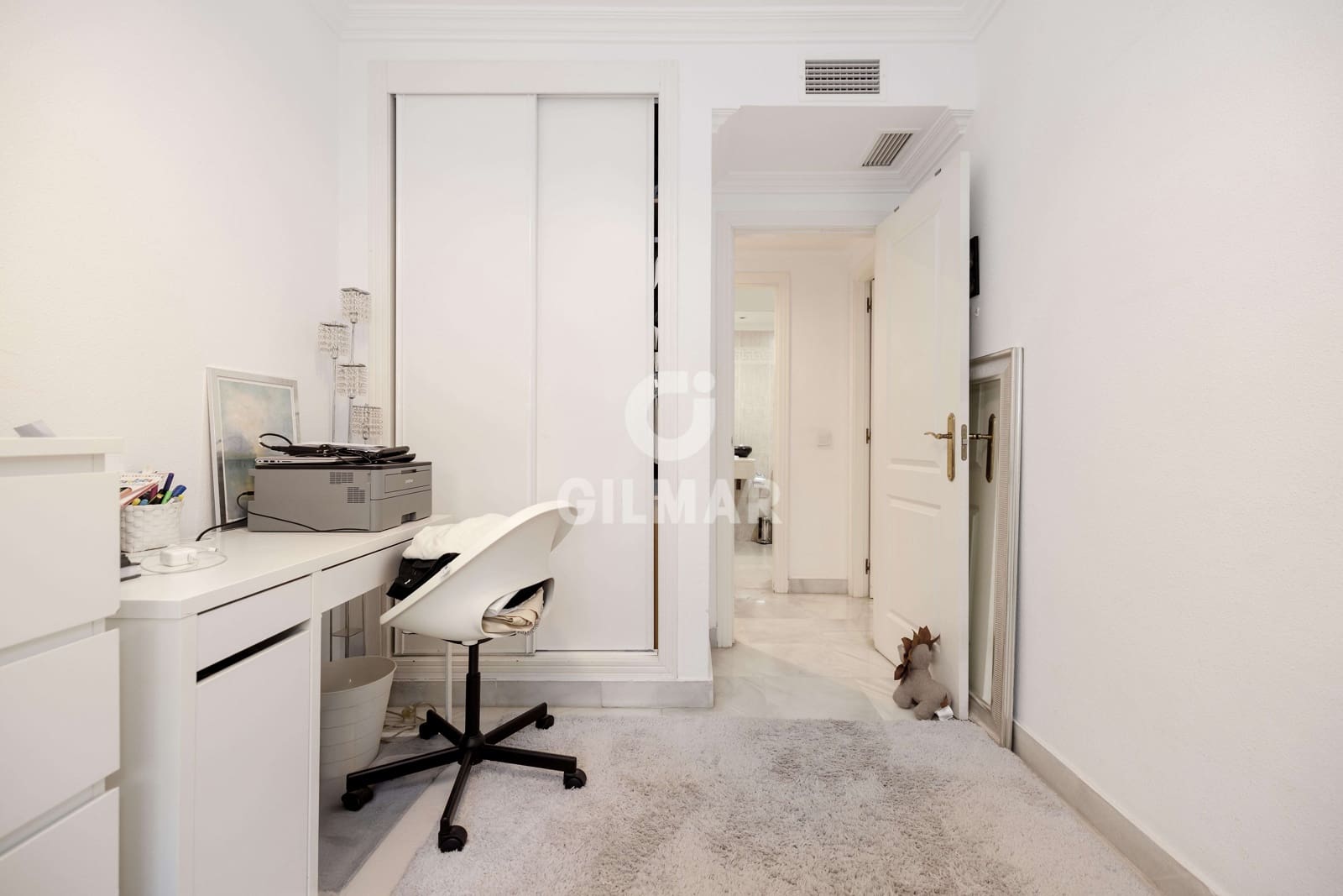 2 makuuhuone Asunto myytävänä paikassa Marbella mukana uima-altaan 
autotalli - 455 000 € (Ref: 9282667)