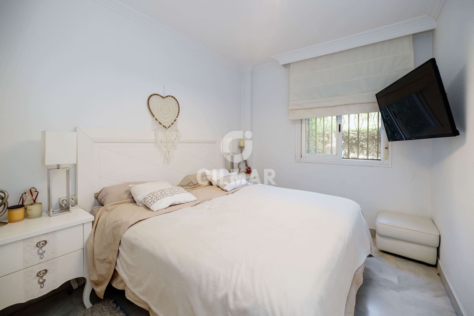 2 makuuhuone Asunto myytävänä paikassa Marbella mukana uima-altaan 
autotalli - 455 000 € (Ref: 9282667)