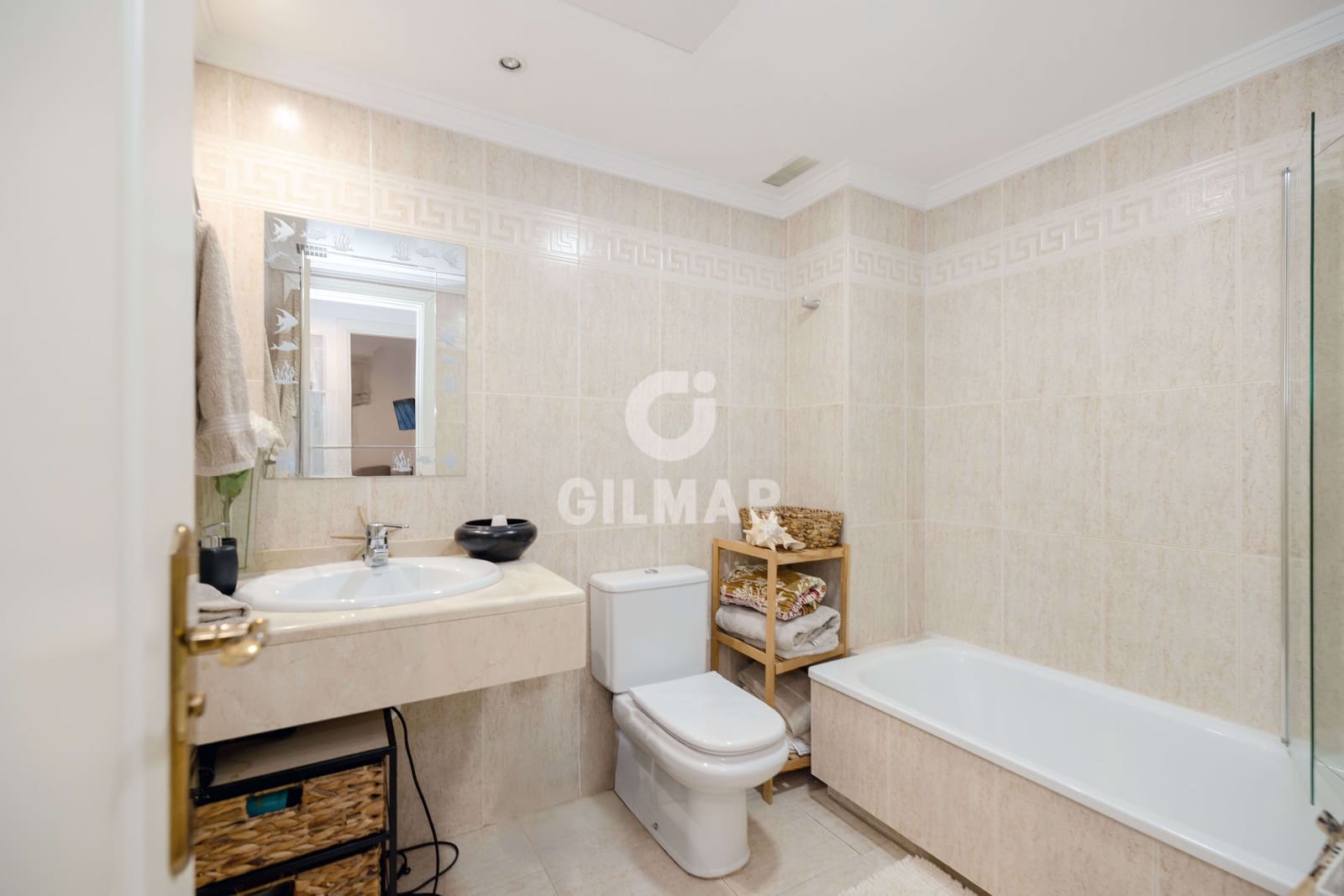 2 makuuhuone Asunto myytävänä paikassa Marbella mukana uima-altaan 
autotalli - 455 000 € (Ref: 9282667)