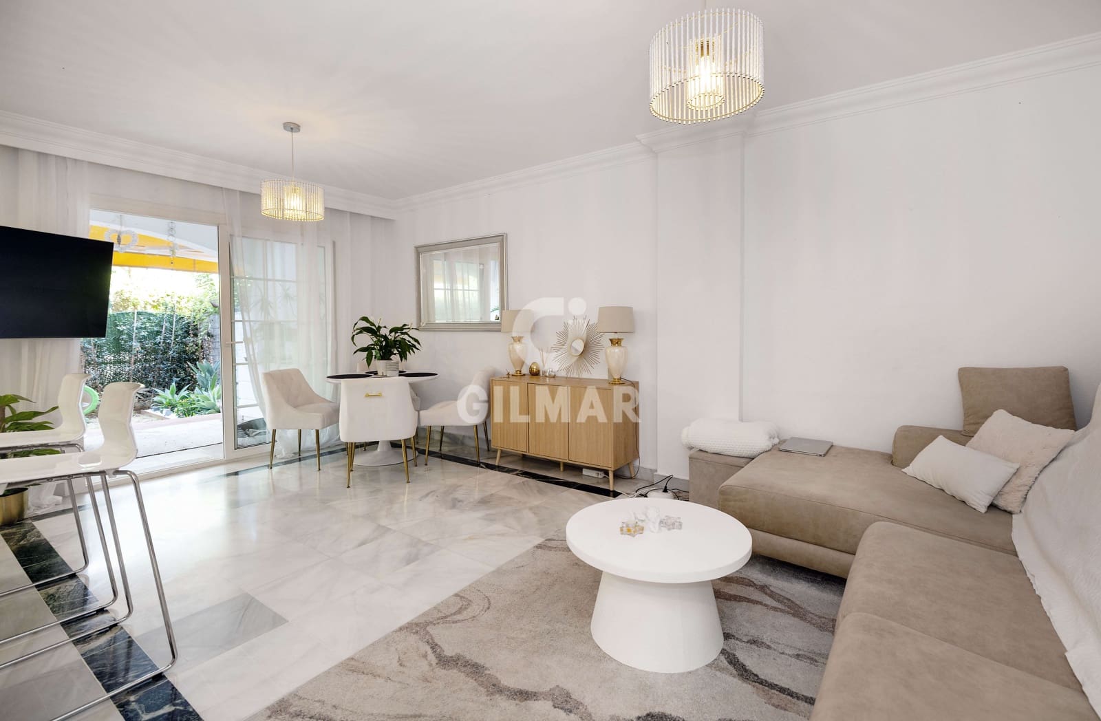 2 makuuhuone Asunto myytävänä paikassa Marbella mukana uima-altaan 
autotalli - 455 000 € (Ref: 9282667)