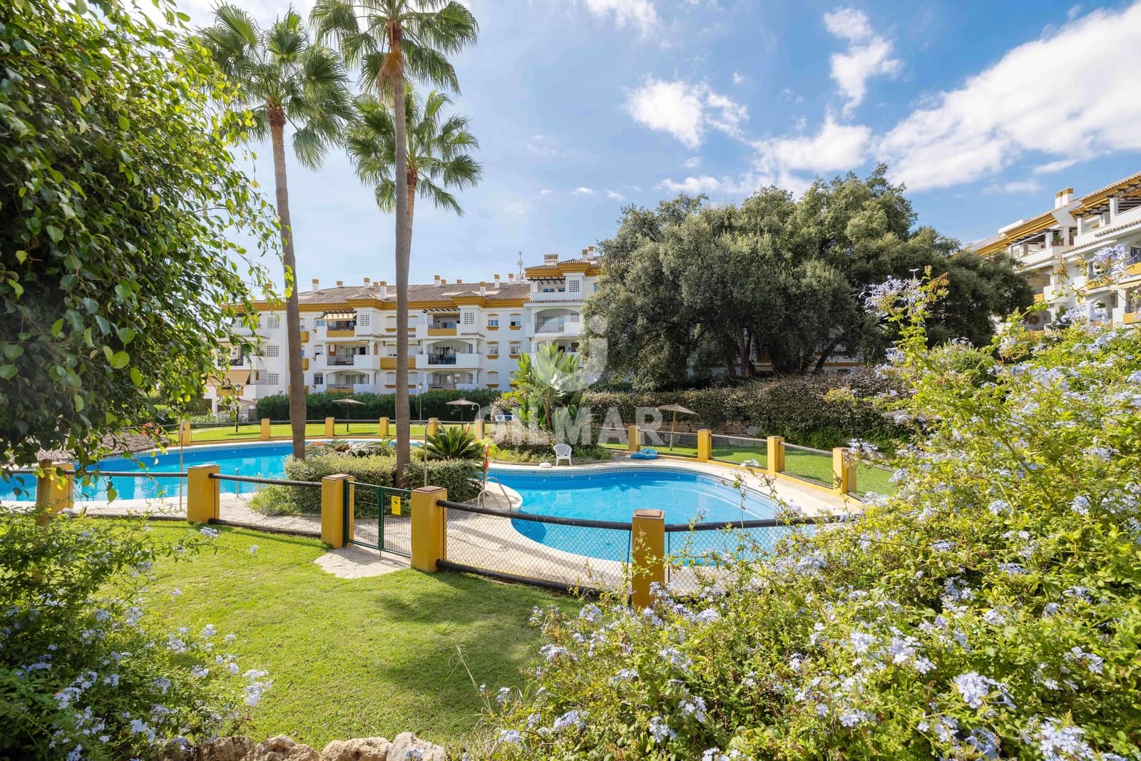 2 makuuhuone Asunto myytävänä paikassa Marbella mukana uima-altaan 
autotalli - 455 000 € (Ref: 9282667)