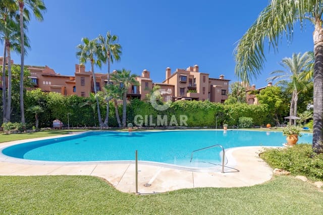 Piso de 5 habitaciones en Guadalmina Baja, Marbella en venta con piscina garaje - 2.295.000 € (Ref: 9282899)