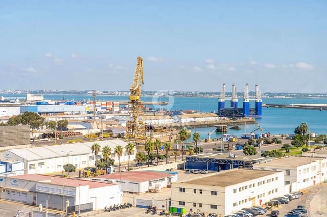 4 soveværelse Lejlighed til salg i Cádiz by med garage - € 510.000 (Ref: 9282900)