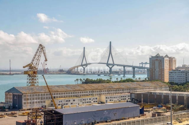 4 soveværelse Lejlighed til salg i Cádiz by med garage - € 510.000 (Ref: 9282900)