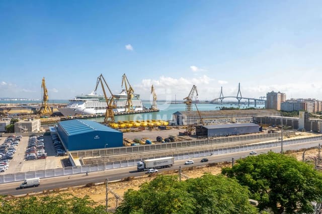 4 soveværelse Lejlighed til salg i Cádiz by med garage - € 510.000 (Ref: 9282900)