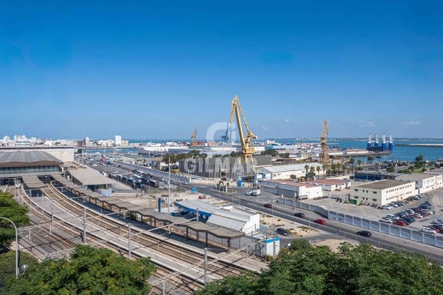 4 soveværelse Lejlighed til salg i Cádiz by med garage - € 510.000 (Ref: 9282900)