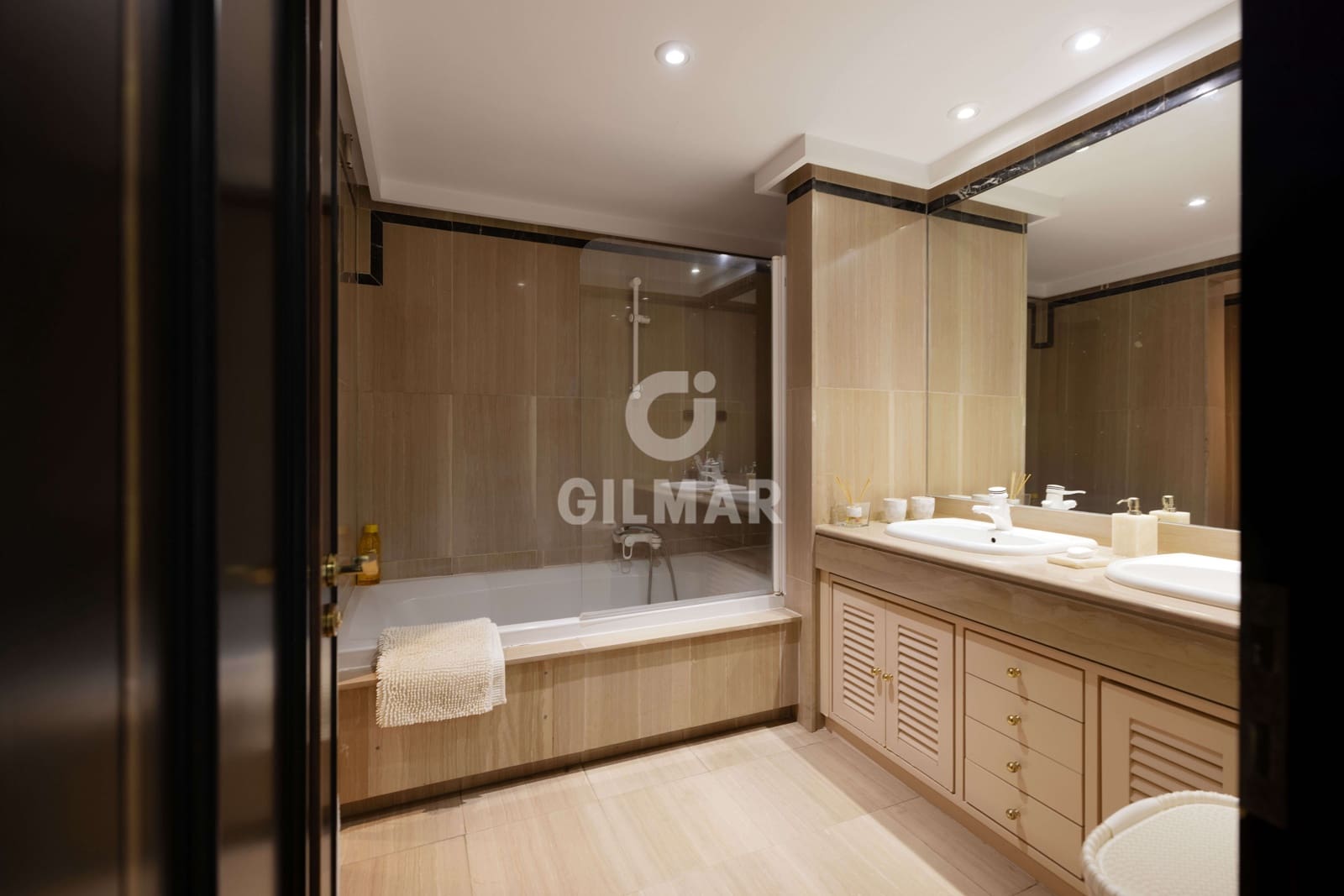 4 soveværelse Lejlighed til salg i Marbella med swimmingpool garage - € 2.550.000 (Ref: 9283060)