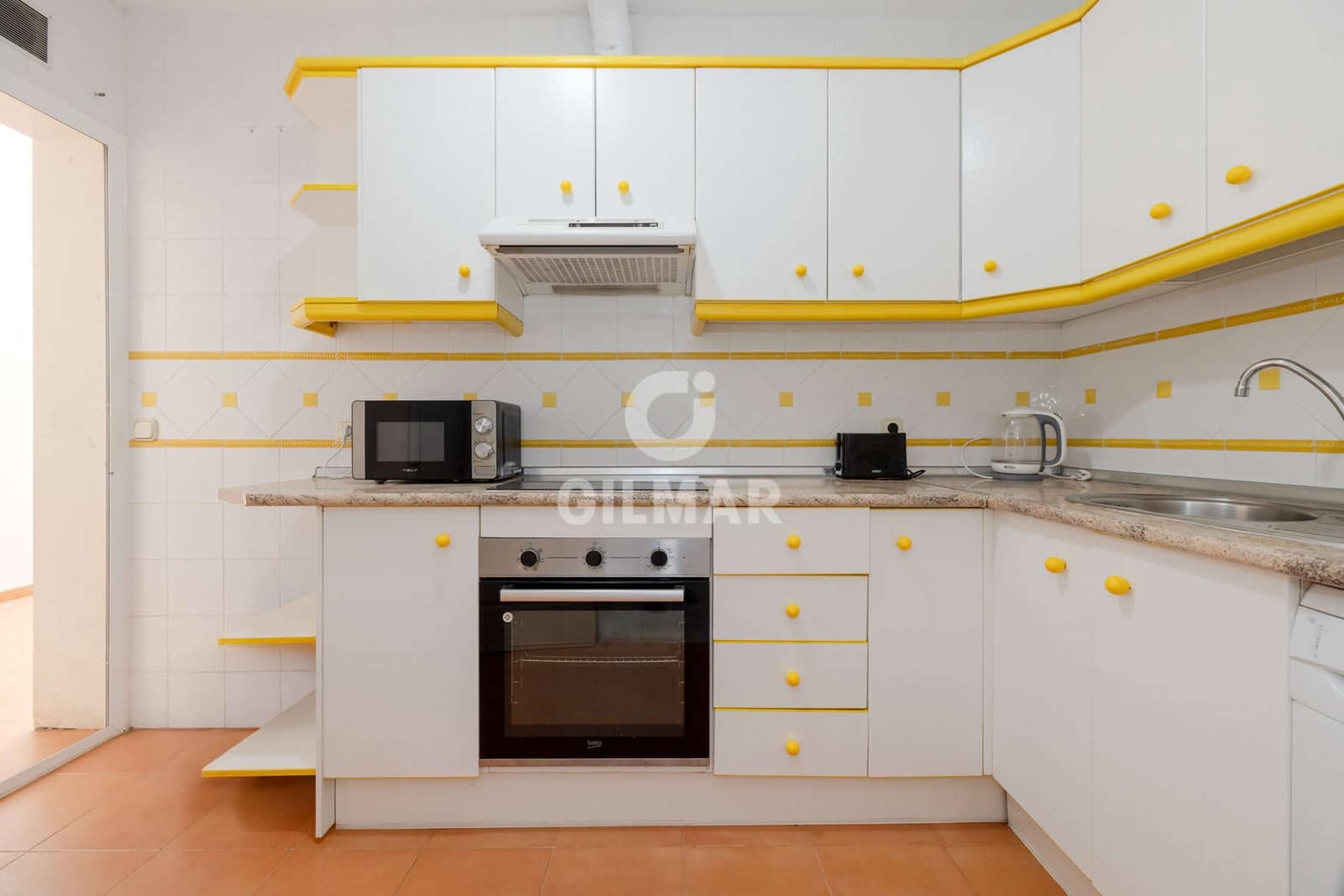 Piso de 2 habitaciones en Estepona en venta - 390.000 € (Ref: 9285694)