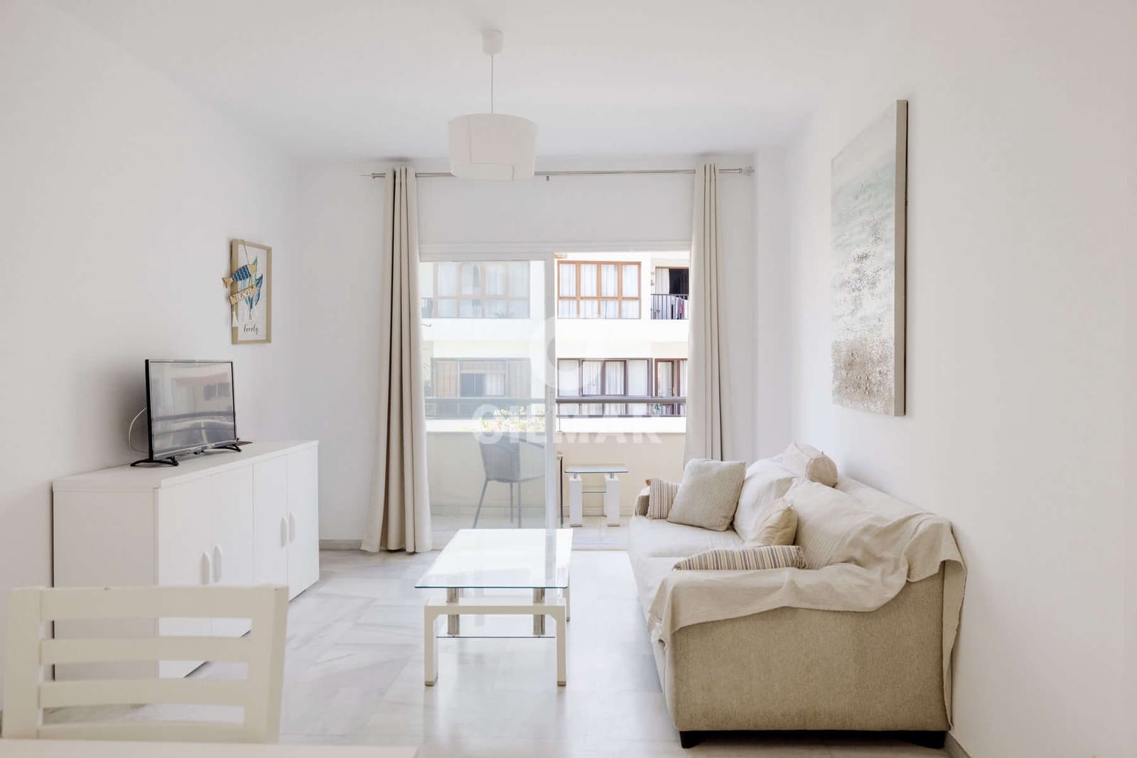 Piso de 2 habitaciones en Estepona en venta - 390.000 € (Ref: 9285694)