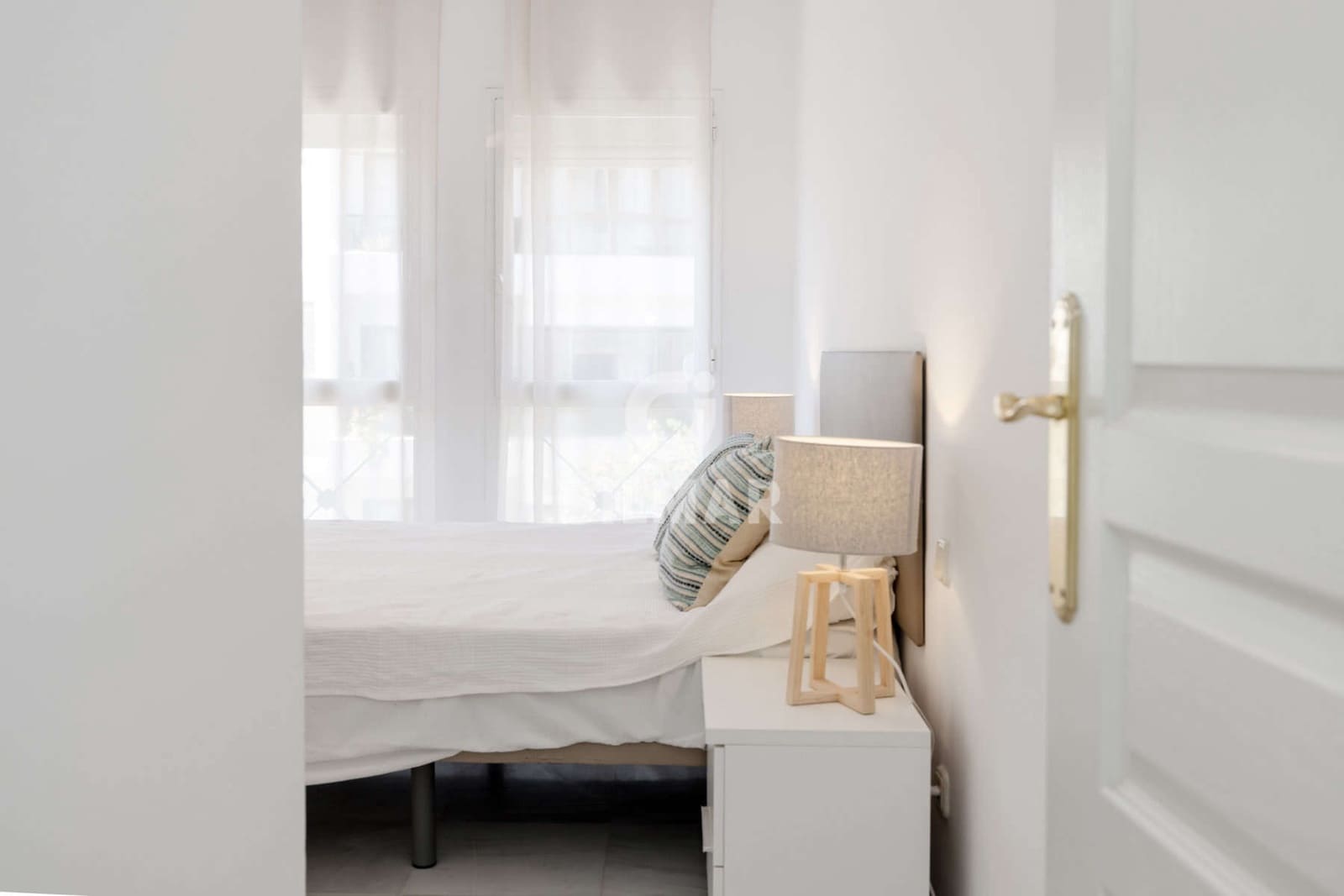 Piso de 2 habitaciones en Estepona en venta - 390.000 € (Ref: 9285694)