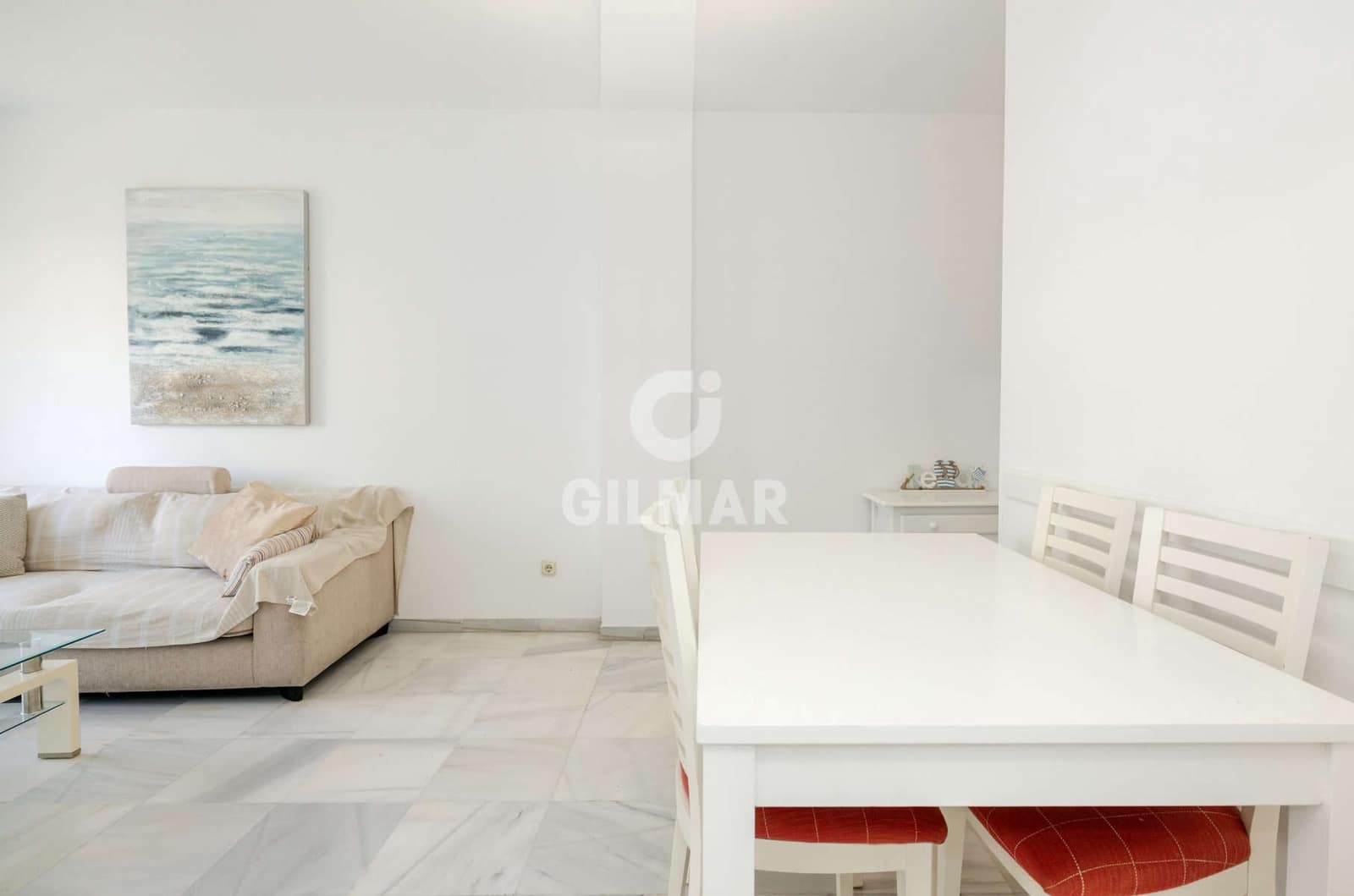 Piso de 2 habitaciones en Estepona en venta - 390.000 € (Ref: 9285694)