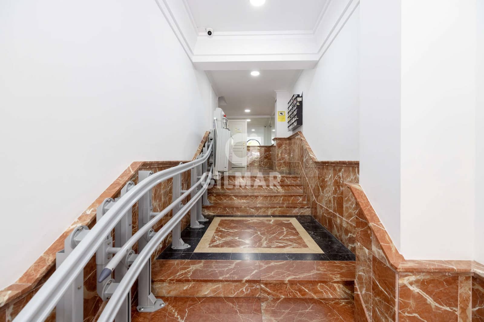 Piso de 2 habitaciones en Estepona en venta - 390.000 € (Ref: 9285694)