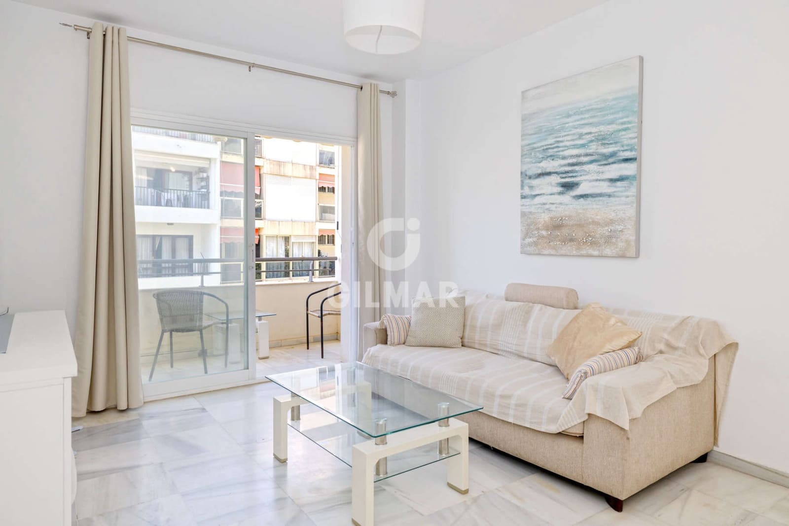Piso de 2 habitaciones en Estepona en venta - 390.000 € (Ref: 9285694)