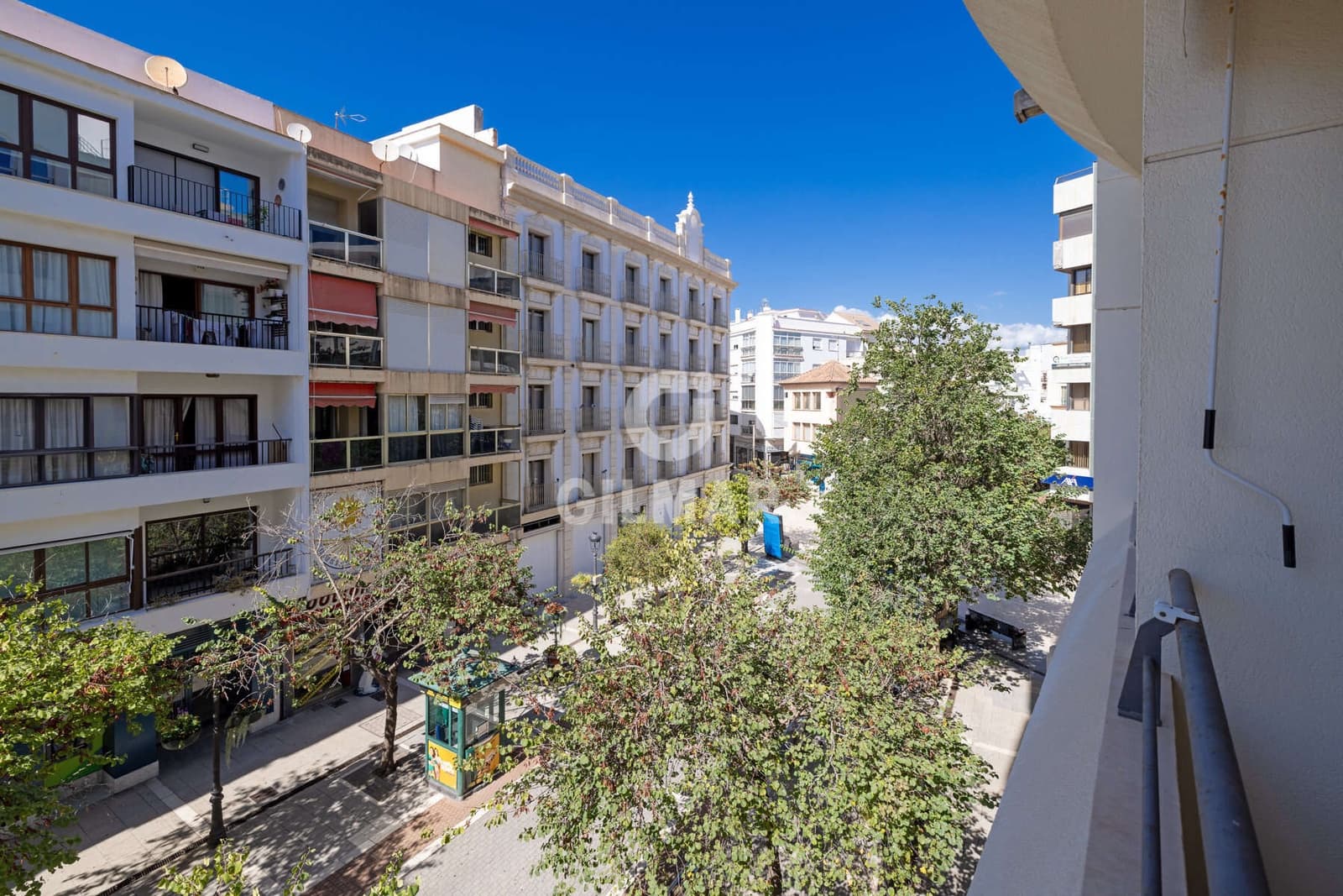 Piso de 2 habitaciones en Estepona en venta - 390.000 € (Ref: 9285694)