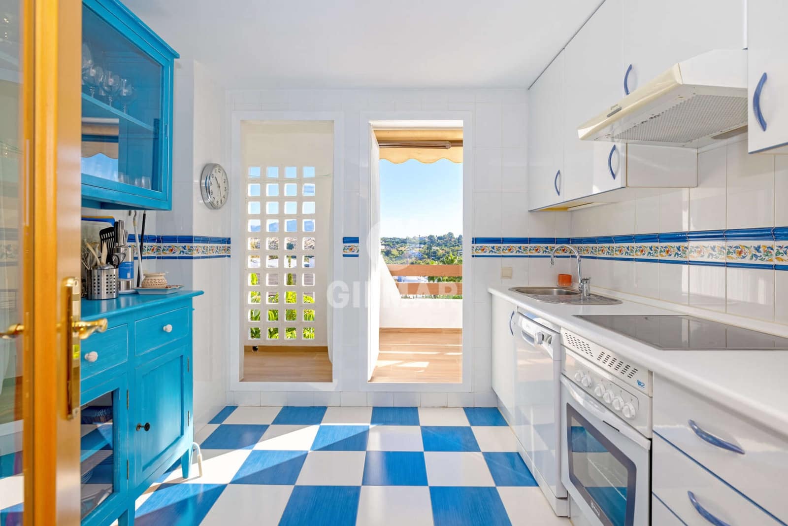 3 soverom Leilighet til salgs i Estepona med svømmebasseng garasje - € 485 000 (Ref: 9288275)