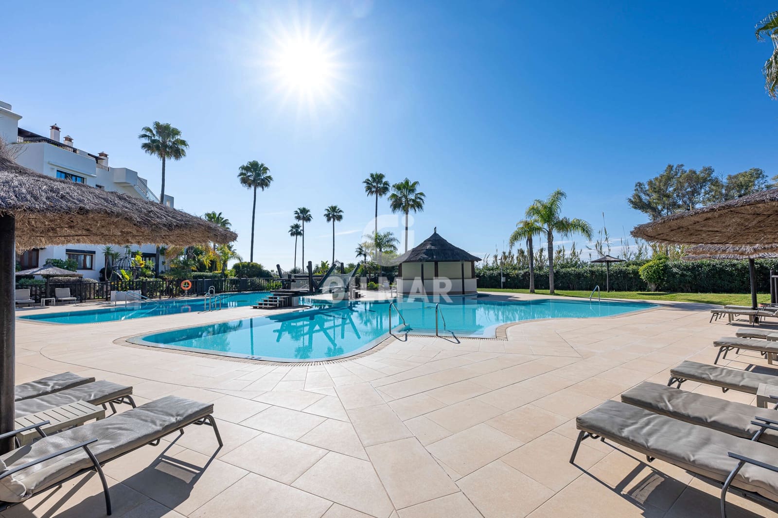 3 sovrum Takvåning till salu i Estepona med pool - 2 995 000 € (Ref: 9293424)