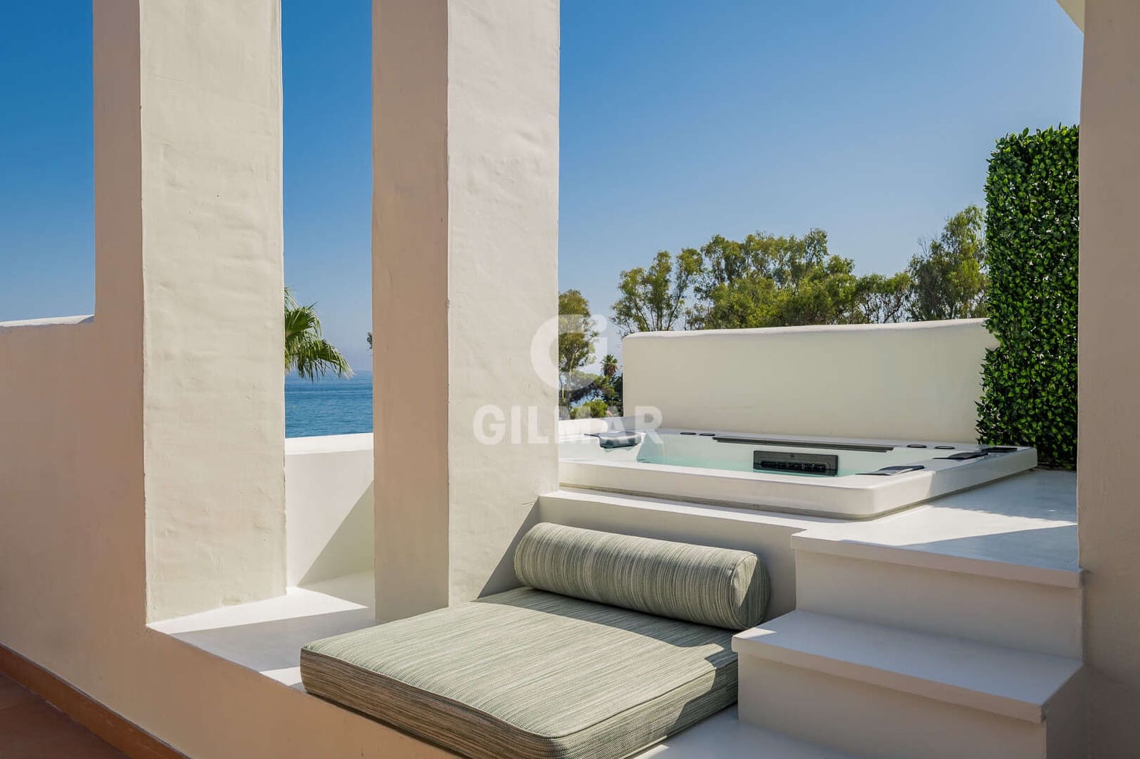 3 sovrum Takvåning till salu i Estepona med pool - 2 995 000 € (Ref: 9293424)