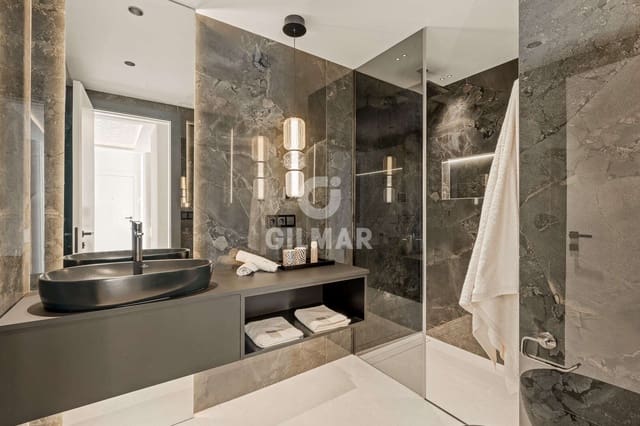 3 sovrum Takvåning till salu i Estepona med pool - 2 995 000 € (Ref: 9293424)